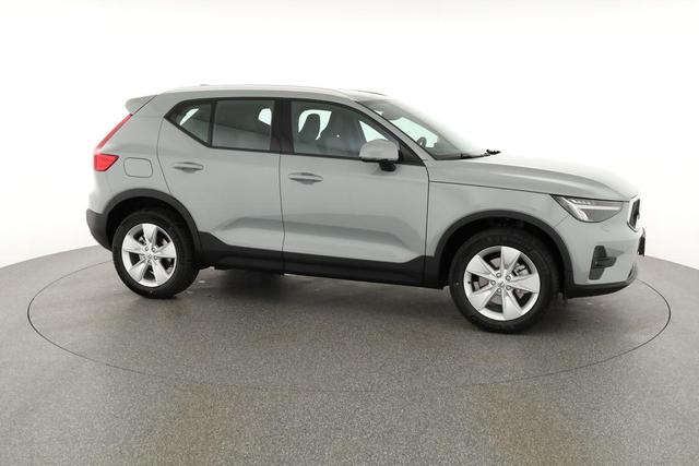 Volvo XC40 Core 2WD B3 Mild-Hybrid Core, Navi, Thors Hammer, Winter, Kamera, el. Klappe 