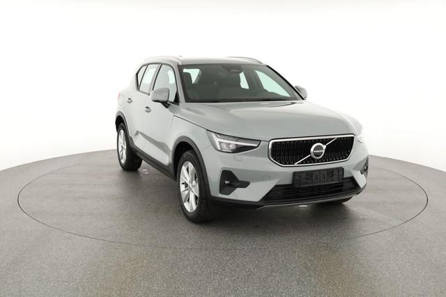 Volvo XC40 Core 2WD B3 Mild-Hybrid Core, Navi, Thors Hammer, Winter, Kamera, el. Klappe 