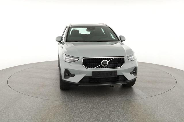 Volvo XC40 Core 2WD B3 Mild-Hybrid Core, Navi, Thors Hammer, Winter, Kamera, el. Klappe 