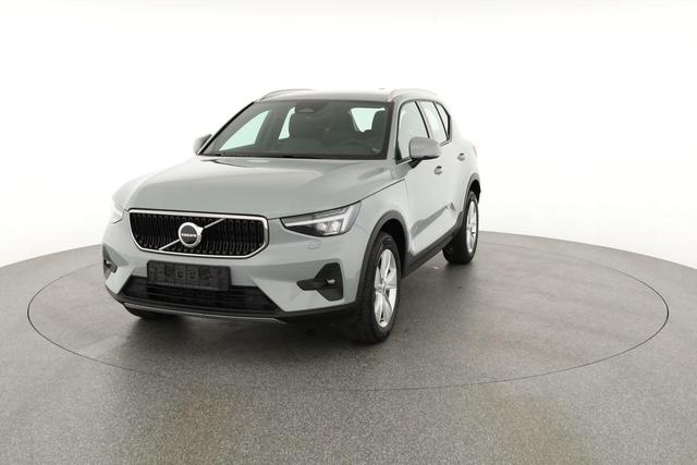 Volvo XC40 Core 2WD B3 Mild-Hybrid Core, AHK, Navi, Thors Hammer, Winter, Kamera, el. Klappe 