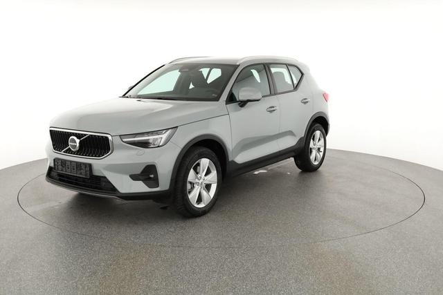 Volvo XC40 Core 2WD B3 Mild-Hybrid Core, Navi, Thors Hammer, Winter, Kamera, el. Klappe 