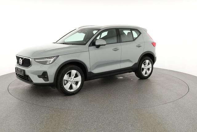 Volvo XC40 Core 2WD B3 Mild-Hybrid Core, AHK, Navi, Thors Hammer, Winter, Kamera, el. Klappe 