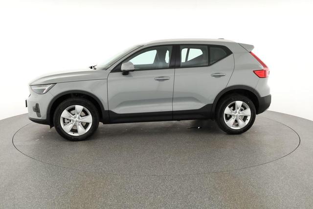 Volvo XC40 Core 2WD B3 Mild-Hybrid Core, AHK, Navi, Thors Hammer, Winter, Kamera, el. Klappe 