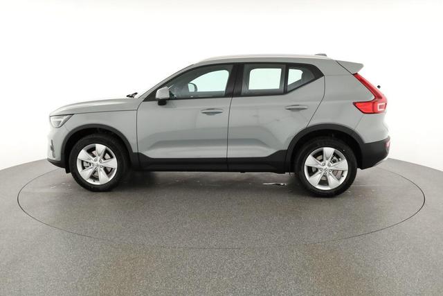 Volvo XC40 Core 2WD B3 Mild-Hybrid Core, AHK, Navi, Thors Hammer, Winter, Kamera, el. Klappe 