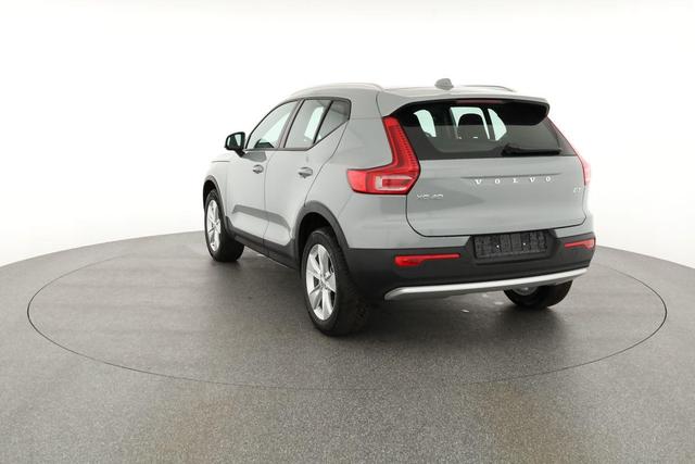 Volvo XC40 Core 2WD B3 Mild-Hybrid Core, Navi, Thors Hammer, Winter, Kamera, el. Klappe 