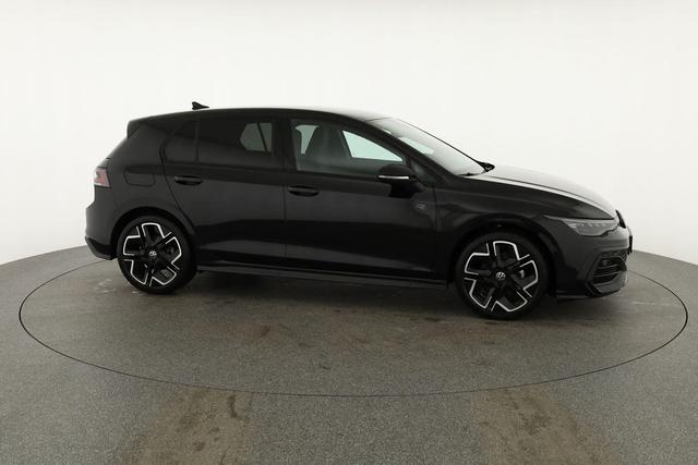 Volkswagen Golf 1.5 eTSI 110 kW R-Line VIII DSG Black, IQ.Light, 18-Zoll, Navi 