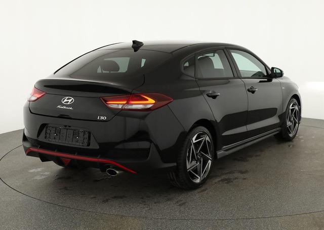 Hyundai i30 N Line 1.5 T-GDI DCT Fastback N-LINE, Navi, 18-Zoll, Kamera, LED, Winter 