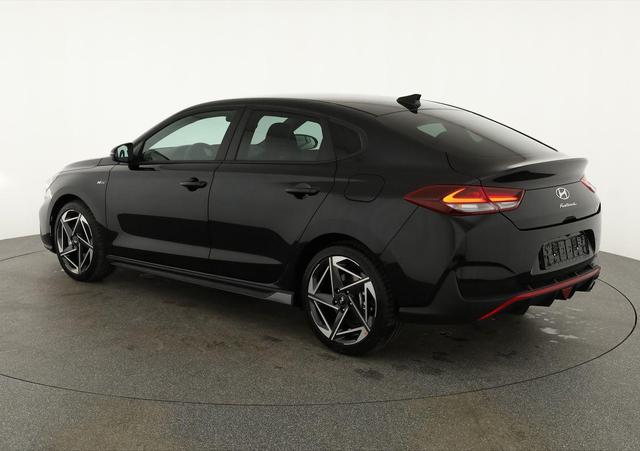 Hyundai i30 N Line 1.5 T-GDI DCT Fastback N-LINE, Navi, 18-Zoll, Kamera, LED, Winter 