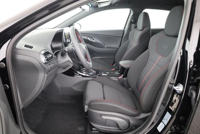 Hyundai i30 N Line 1.5 T-GDI DCT Fastback N-LINE, Navi, 18-Zoll, Kamera, LED, Winter 