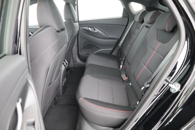 Hyundai i30 N Line 1.5 T-GDI DCT Fastback N-LINE, Navi, 18-Zoll, Kamera, LED, Winter 