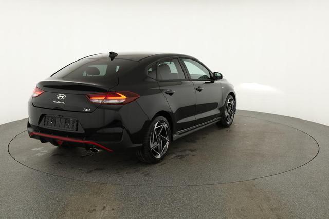 Hyundai i30 N Line 1.5 T-GDI DCT Fastback N-LINE, Navi, 18-Zoll, Kamera, LED, Winter 