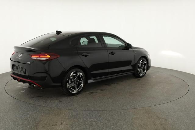 Hyundai i30 N Line 1.5 T-GDI DCT Fastback N-LINE, Navi, 18-Zoll, Kamera, LED, Winter 
