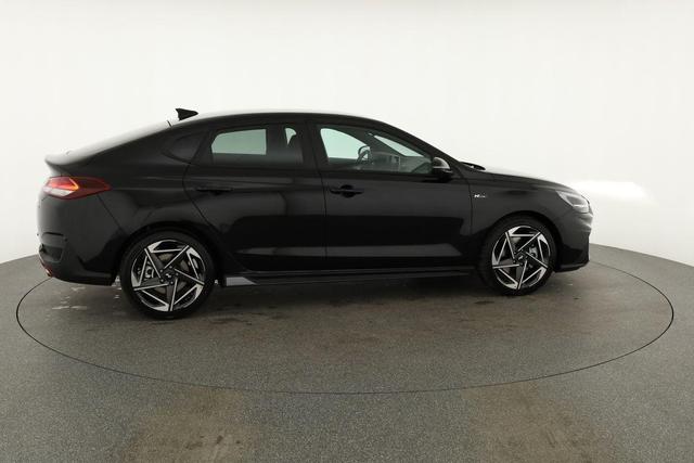 Hyundai i30 N Line 1.5 T-GDI DCT Fastback N-LINE, Navi, 18-Zoll, Kamera, LED, Winter 