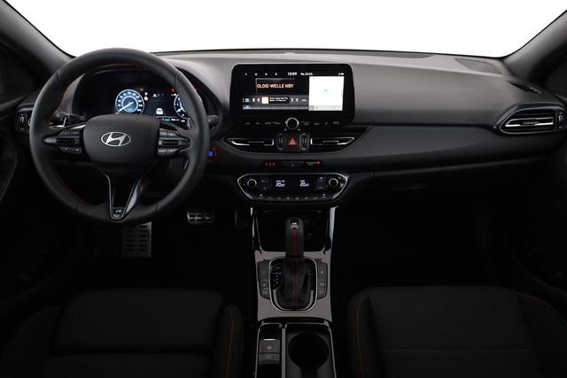 Hyundai i30 N Line 1.5 T-GDI DCT Fastback N-LINE, Navi, 18-Zoll, Kamera, LED, Winter 