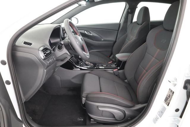 Hyundai i30 N Line 1.5 T-GDI DCT Fastback N-LINE, Navi, 18-Zoll, Kamera, LED, Winter 