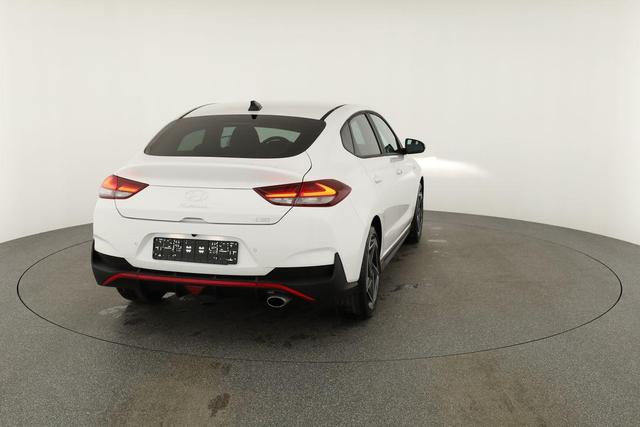 Hyundai i30 N Line 1.5 T-GDI DCT Fastback N-LINE, Navi, 18-Zoll, Kamera, LED, Winter 