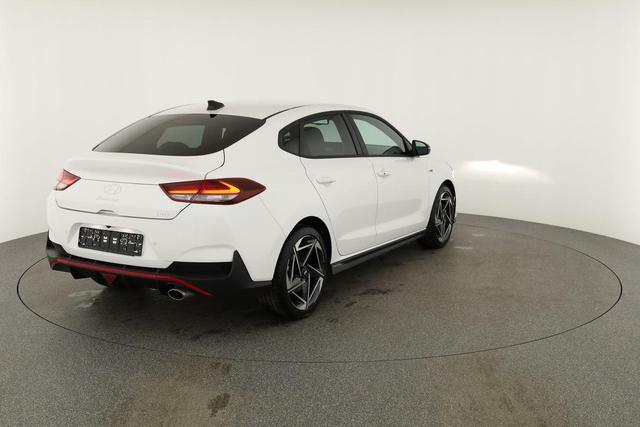 Hyundai i30 N Line 1.5 T-GDI DCT Fastback N-LINE, Navi, 18-Zoll, Kamera, LED, Winter 