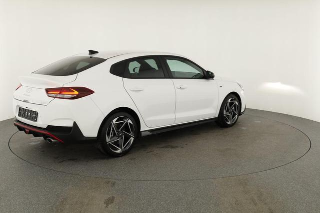 Hyundai i30 N Line 1.5 T-GDI DCT Fastback N-LINE, Navi, 18-Zoll, Kamera, LED, Winter 