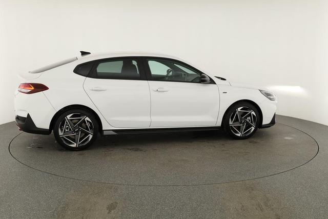 Hyundai i30 N Line 1.5 T-GDI DCT Fastback N-LINE, Navi, 18-Zoll, Kamera, LED, Winter 
