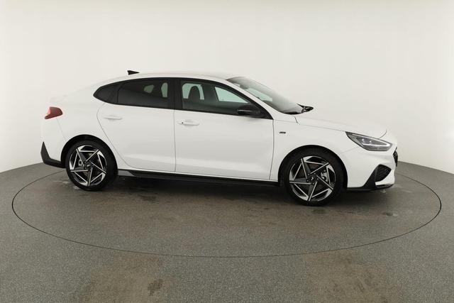 Hyundai i30 N Line 1.5 T-GDI DCT Fastback N-LINE, Navi, 18-Zoll, Kamera, LED, Winter 