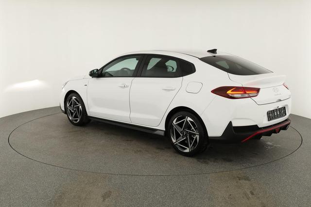 Hyundai i30 N Line 1.5 T-GDI DCT Fastback N-LINE, Navi, 18-Zoll, Kamera, LED, Winter 