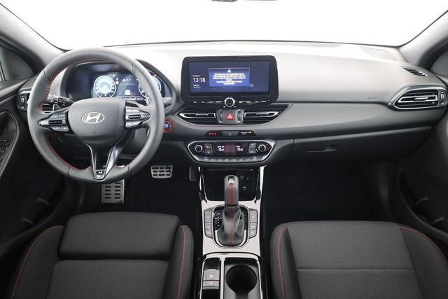 Hyundai i30 N Line 1.5 T-GDI DCT Fastback N-LINE, Navi, 18-Zoll, Kamera, LED, Winter 