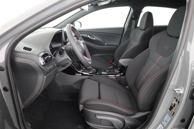 Hyundai i30 N Line 1.5 T-GDI DCT Fastback N-LINE, Navi, 18-Zoll, Kamera, LED, Winter 