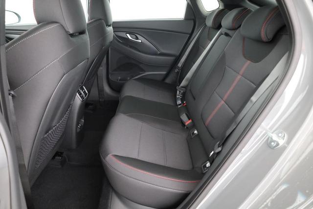 Hyundai i30 N Line 1.5 T-GDI DCT Fastback N-LINE, Navi, 18-Zoll, Kamera, LED, Winter 