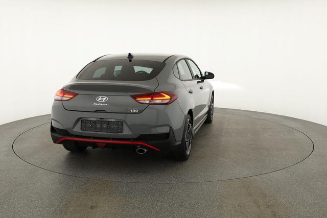 Hyundai i30 N Line 1.5 T-GDI DCT Fastback N-LINE, Navi, 18-Zoll, Kamera, LED, Winter 