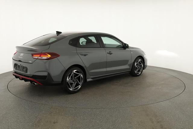 Hyundai i30 N Line 1.5 T-GDI DCT Fastback N-LINE, Navi, 18-Zoll, Kamera, LED, Winter 