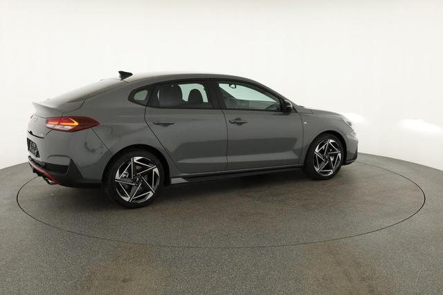 Hyundai i30 N Line 1.5 T-GDI DCT Fastback N-LINE, Navi, 18-Zoll, Kamera, LED, Winter 