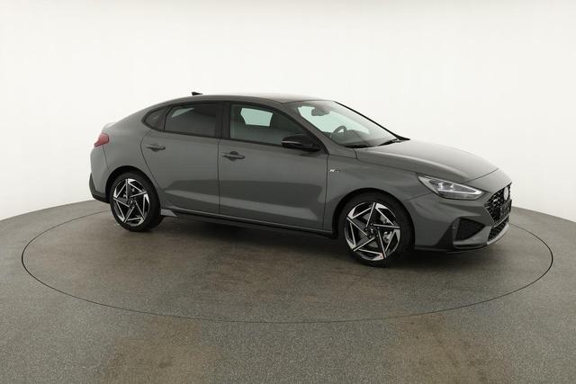 Hyundai i30 N Line 1.5 T-GDI DCT Fastback N-LINE, Navi, 18-Zoll, Kamera, LED, Winter 