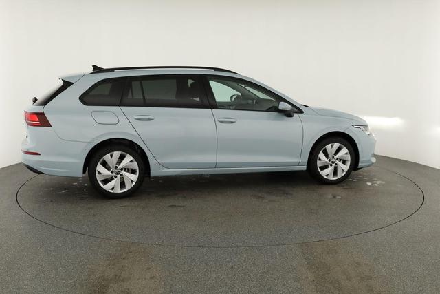 Volkswagen Golf VIII Variant 1.5 eTSI DSG Life, AHK, LED, easyOpen, Kamera, 3-J Garantie 