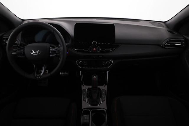 Hyundai i30 N Line 1.5 T-GDI DCT Fastback N-LINE, Navi, 18-Zoll, Kamera, LED, Winter 