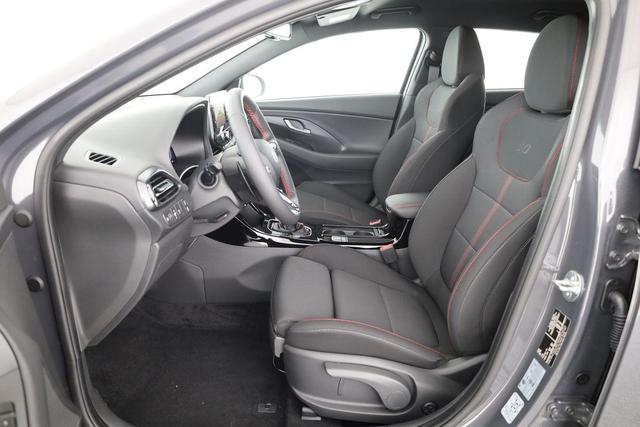 Hyundai i30 N Line 1.5 T-GDI DCT Fastback N-LINE, Navi, 18-Zoll, Kamera, LED, Winter 