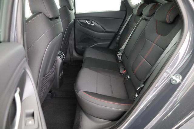 Hyundai i30 N Line 1.5 T-GDI DCT Fastback N-LINE, Navi, 18-Zoll, Kamera, LED, Winter 