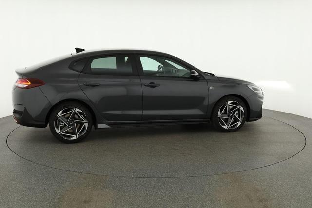 Hyundai i30 N Line 1.5 T-GDI DCT Fastback N-LINE, Navi, 18-Zoll, Kamera, LED, Winter 