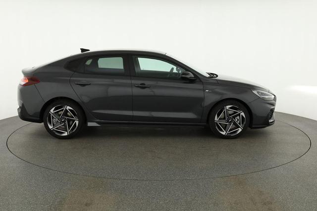 Hyundai i30 N Line 1.5 T-GDI DCT Fastback N-LINE, Navi, 18-Zoll, Kamera, LED, Winter 