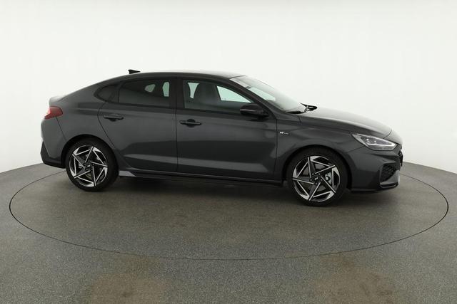 Hyundai i30 N Line 1.5 T-GDI DCT Fastback N-LINE, Navi, 18-Zoll, Kamera, LED, Winter 