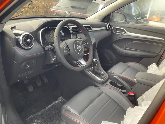 MG ZS 1.5 Luxury, Leder, Navi, 360° Kamera, Sitzheizung, LED 