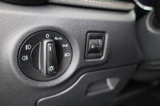 Skoda Fabia Selection 1.0 TSI DSG 130 Jahre, Kamera, Side, Winter, Ladeboden, 5-J Garantie 