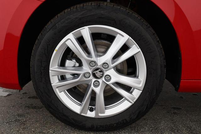 Skoda Fabia Selection 1.0 TSI DSG 130 Jahre, Kamera, Side, Winter, Ladeboden, 5-J Garantie 