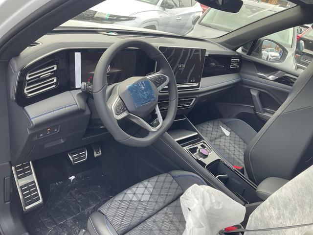 Volkswagen Tiguan - 2.0 TDI 142 kW 4Motion R-Line DSG 4M Black, Pano, IQ.Light, AHK, Area, IQ.Drive, 5-J Garantie
