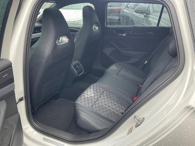 Volkswagen Passat Variant 2.0 TDI 110 kW R-line DSG R-Line, IQ.Light, AreaView, Pano, HarmanKardon 