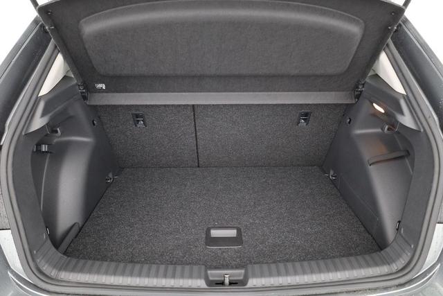 Skoda Fabia Selection 1.0 TSI Selection, Tempomat, Ladeboden, Park, Winterpaket, SmartLink, 4-J Garantie 