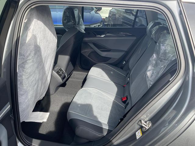 Volkswagen Passat Variant 1.5 TSI eHybrid 150 kW Business Business, IQ.Light, HuD, 18-Zoll, Navi Pro, AHK, sofort 