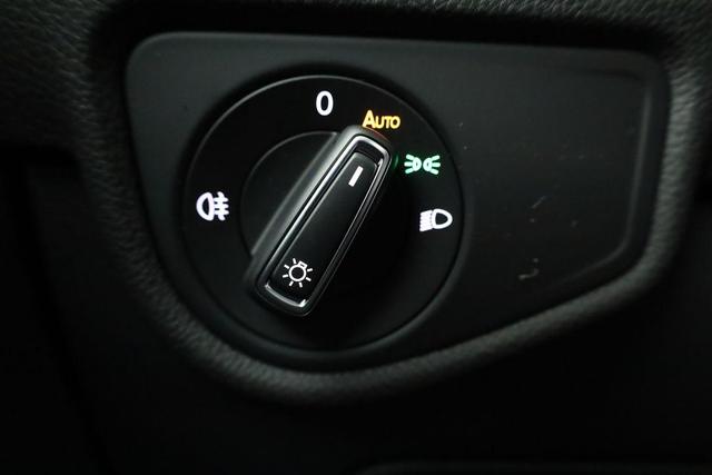 Volkswagen Touran Comfortline BMT/Start-Stopp 1.5 TSI DSG Comfortline, 7-Sitzer, AHK, easyOpen, Navi, Winterpaket 