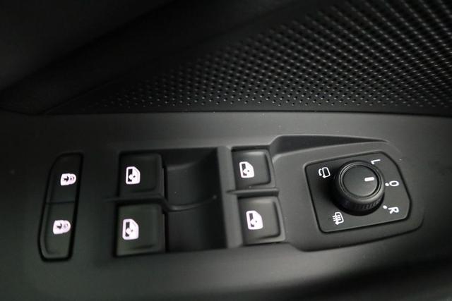 Volkswagen Passat Variant 1.5 TSI eHybrid 150 kW Business Business, HuD, 18-Zoll, Navi Pro, AHK, sofort 