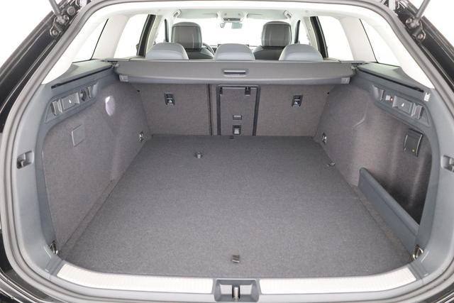 Volkswagen Passat Variant 1.5 TSI eHybrid 150 kW Business Business, HuD, 18-Zoll, Navi Pro, AHK, sofort 