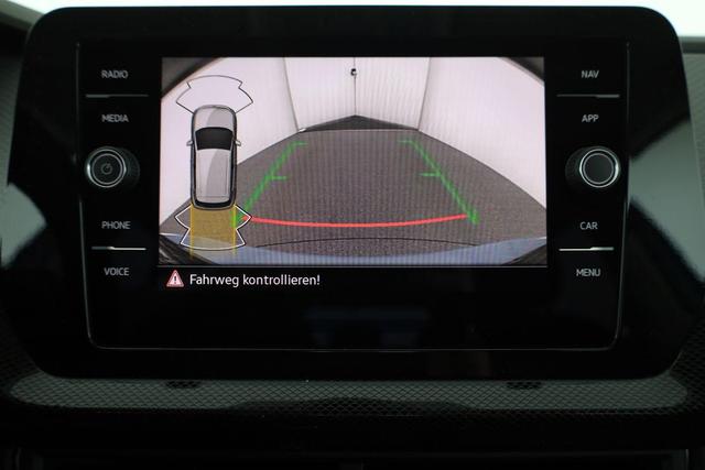 Volkswagen T-Cross 1.0 TSI 85 kW Life Life, AHK, Kamera, 17-Zoll, Winterpaket, Climatronic 
